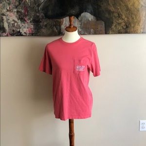 Pink vineyard vines shirt